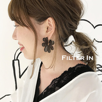 There are filters Japanese ins summer transparent Japanese flower shape earrings lattice