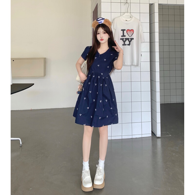 Trendy V-Neck Bow Embroidered Dress for Women, Summer Plus Size, Fashionable, Age-Reducing, Sweet, Slimming Babydoll Dress Trendy V-Neck Bow Embroidered Dress for Women, Summer Plus Size, Fashionable, Age-Reducing, Sweet, Slimming Babydoll Dress