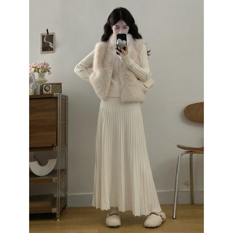 High-End Plush Vest, Sweater, and Skirt Three-Piece Set for Women, Autumn and Winter, Plus Size, French Style, Elegant and Slimming Outfit