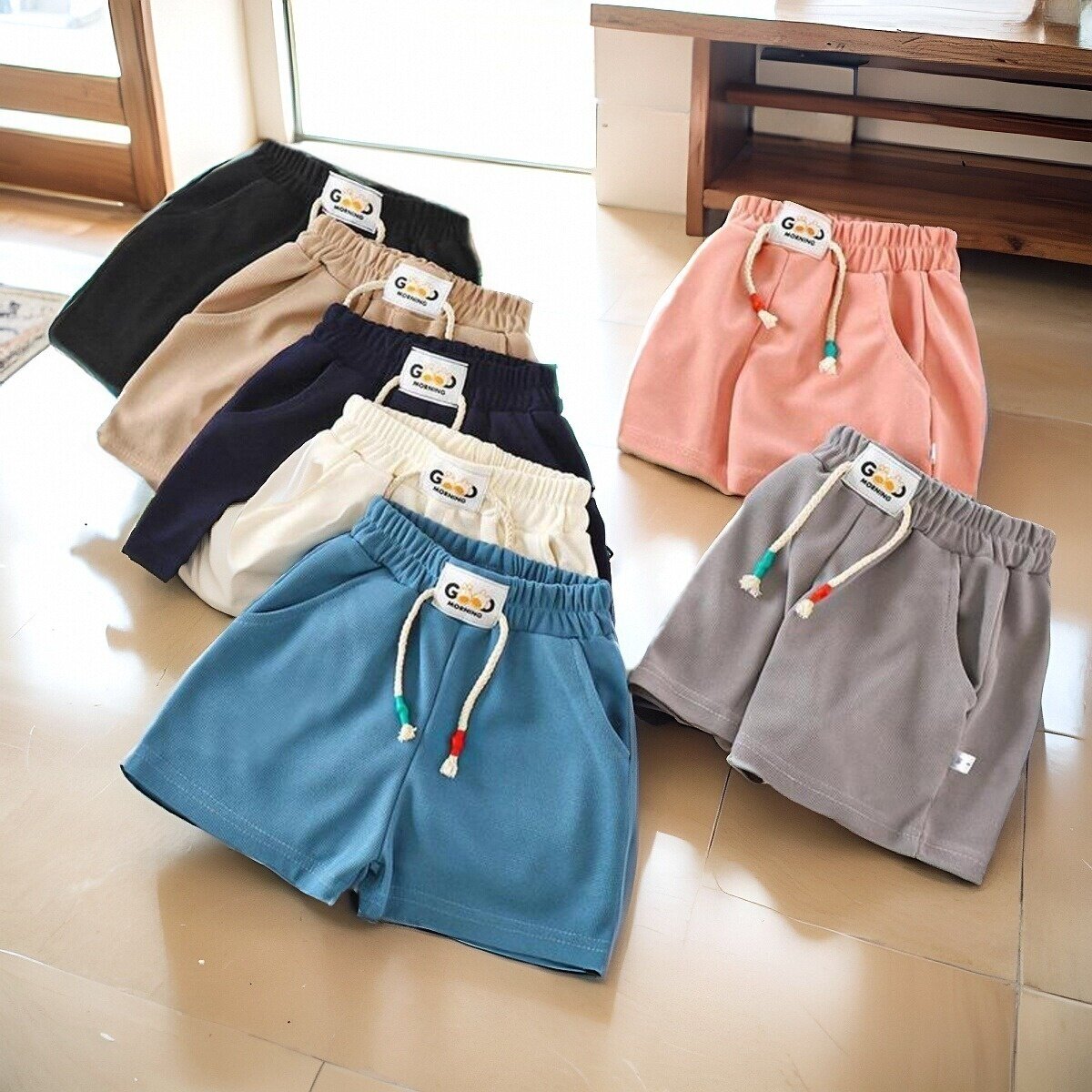 韓国風子供用ショートパンツ、夏服、女の子用ベビー服、五分丈パンツ、男の子用カジュアル薄手子供服パンツ