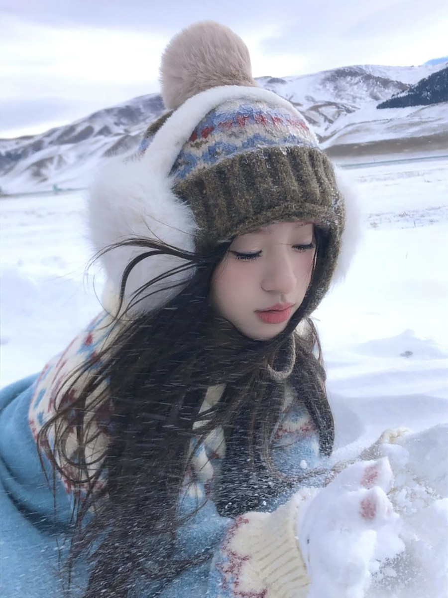 Northeast Travel Woolen Hat for Women 2025 New Autumn and Winter Warm Earflap Versatile Ear Protection Knitted Plush Hat