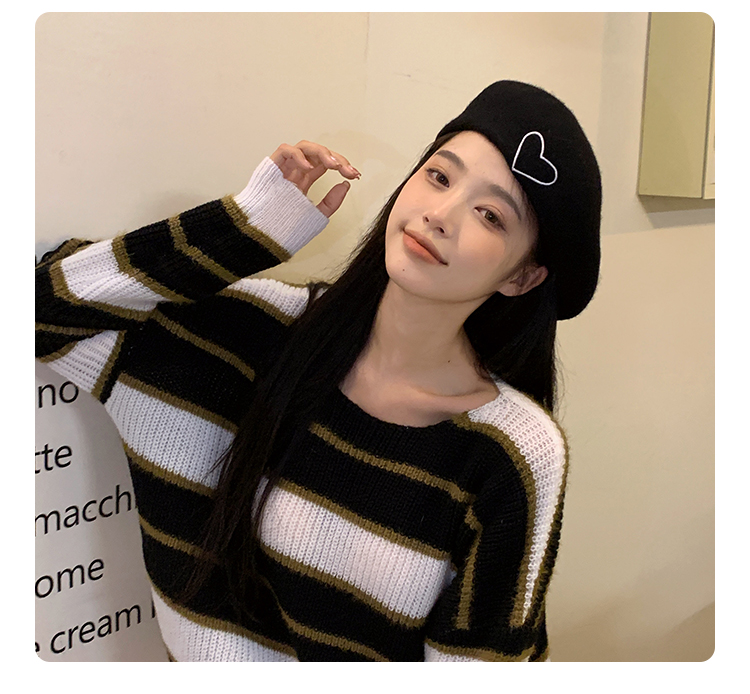 Women's Simple Style Heart Shape Eaveless Beret Hat display picture 1