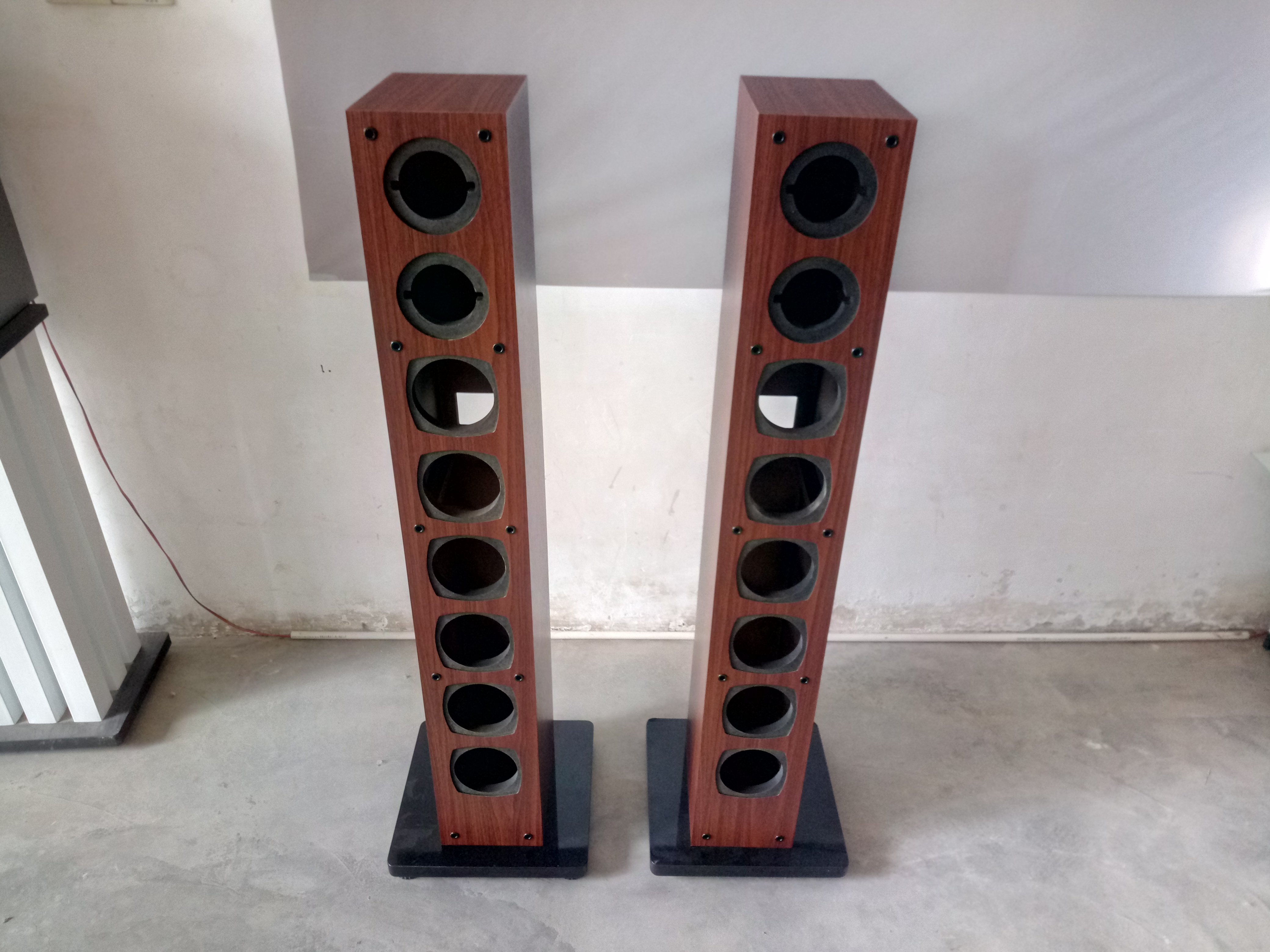 Custom-made new 3-inch 4-inch full-frequency sound column floor-to-ceiling speaker empty box