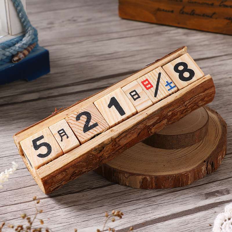 Vintage creative small calendar shooting props Log desktop decoration ornaments Living room coffee shop handicraft pendulum