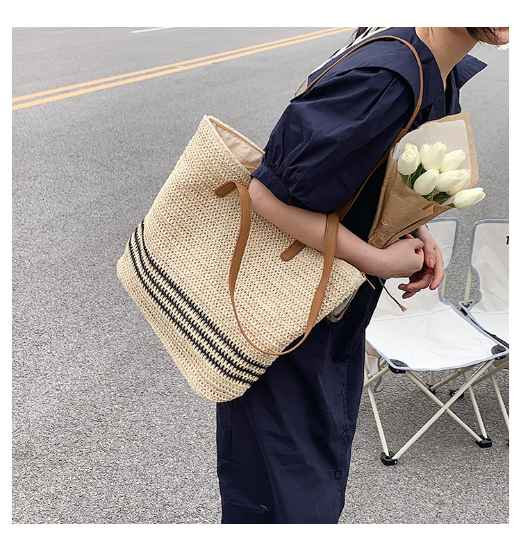 Women'S Medium Spring&Summer Straw Vacation Straw Bag display picture 4