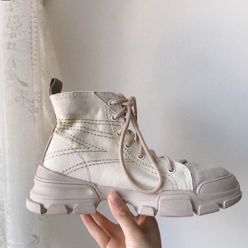 Finally able to control the European and American niche design couple thick-soled women's shoes