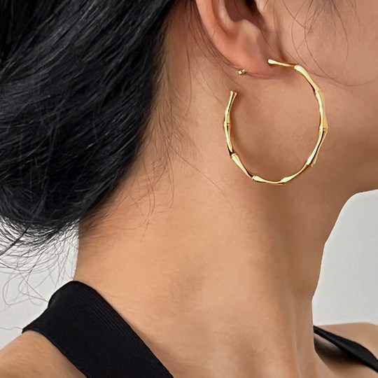 Fashionable item European and American bamboo leaf large circle C hoop earrings copper plated 18k gold retro temperament earrings earrings stud earrings