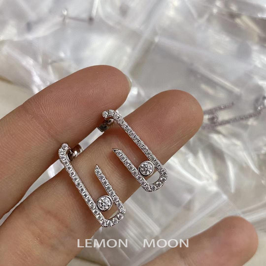 Classic and timeless ~ Kendou's same style micro-encrusted zircon brooch paper earrings European and American fashionable niche earrings studs and ear clips