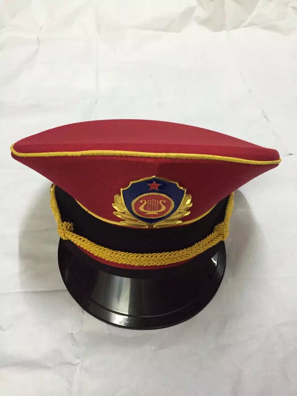 The Soldier's Pipe Band Hat (Red And White Green)