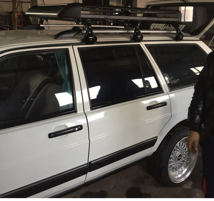 Poussin Santana phiên bản du lịch Sang Brigade Old Jetta Mitsubishi L047 hành lý mái hành lý giá