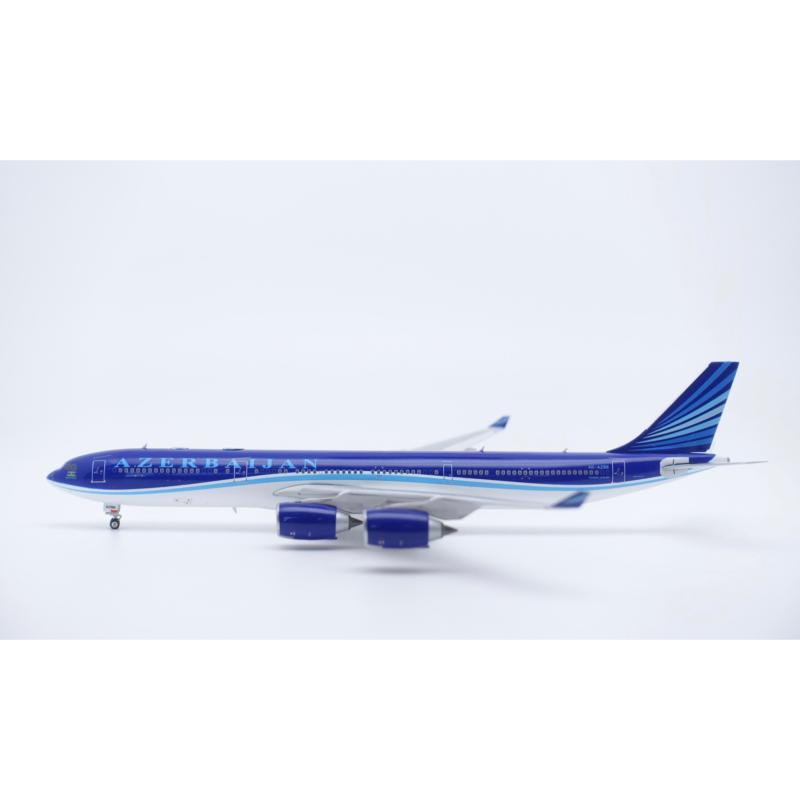 Phoenix 12074 1:400 Azerbaijan Airlines A340-500 4K-Az86