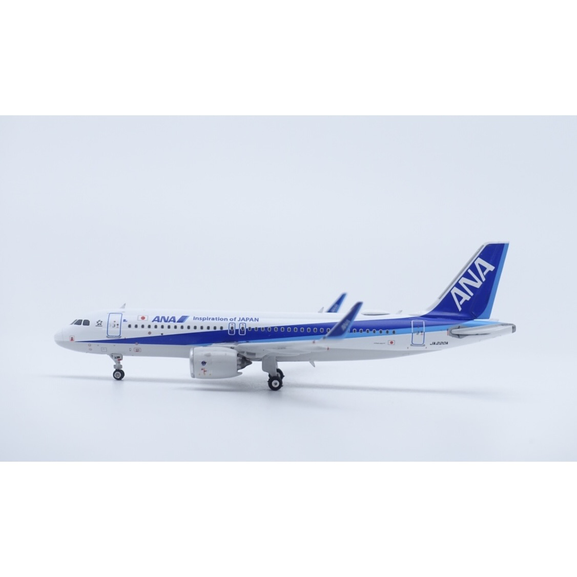 アメリカ通販ファッション ANA 1：400 04598 Phoenix 日本全日空A320neo 现货 JA220A 航空機・ヘリコプター
