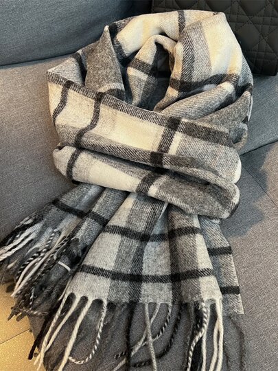 Hochwertiger karierter Schal aus australischer reiner Wolle. Britischer klassischer Unisex-High-End-vielseitiger warmer Winterschal