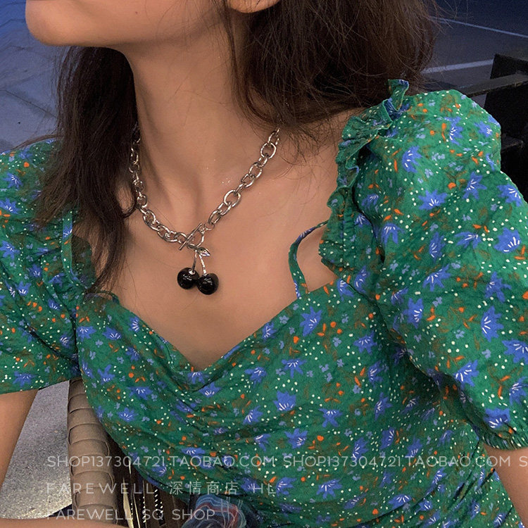 Super sweet cool ~ Harajuku hot girl personality black cherry necklace ins cold wind dark female choker clavicle chain