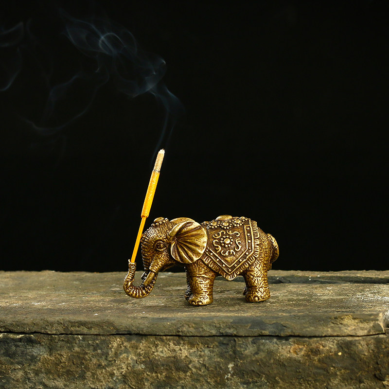 Pure copper solid elephant small ornaments creative incense plug lucky personality tea pet Brass lucky elephant handle copper carving open light