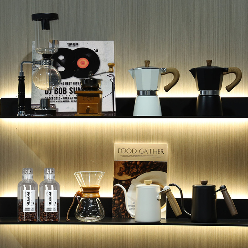 Real Estate Agency Model Room Kitchen Water Bar Countertop Decorations Coffee Beans Hand-Brewed Coffee Pot Cabinet Coffee-Themed Soft Furnishings