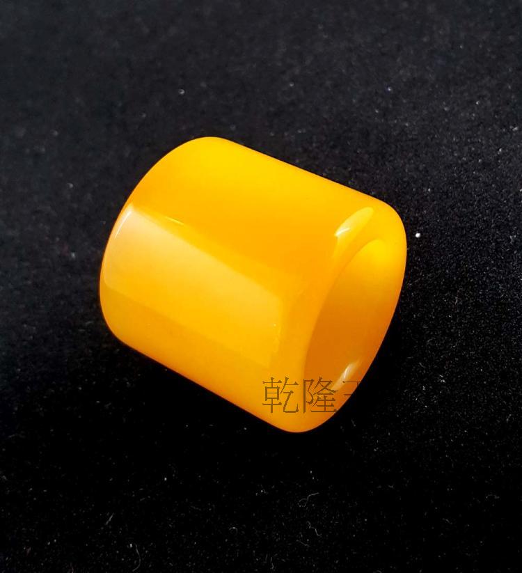 Topaz ngón tay Một lớp dầu gà Topaz ngón tay vàng ngọc bích sáp màu nhẫn nhẫn nam nhẫn bạc pnj