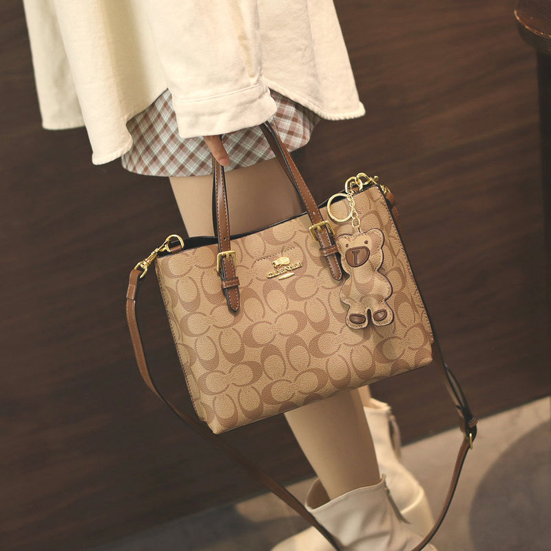 Hong Kong Handbag for Women 2026 New Model Large Capacity Daily Commute Versatile Spring and Summer High-End Style Shoulder Crossbody Bag Hong Kong Handbag for Women 2026 New Model Large Capacity Daily Commute Versatile Spring and Summer High-End Style Shoulder Crossbody Bag