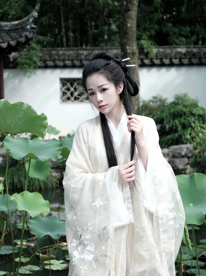 东方佳人汉服古装戏曲服