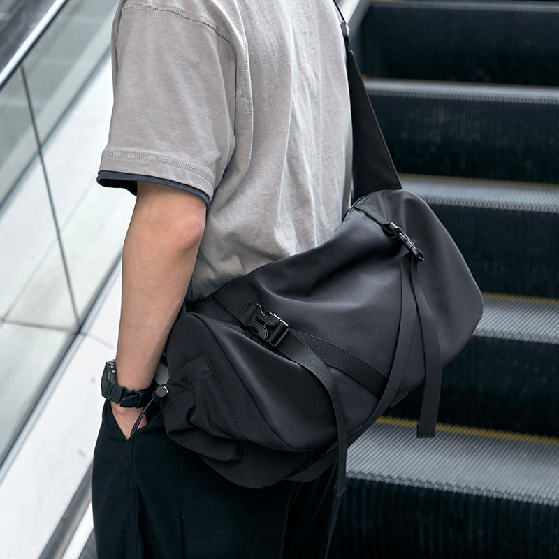 Hong Kong Tide Single Shoulder Sabble Bag Male Capacity Travel Backpack Sports Backpack Male Pack