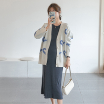 Private server ~ love sweater cardigan autumn and winter maternity wear Korean style fashionable V-neck knitted dress coat trendy mom spring