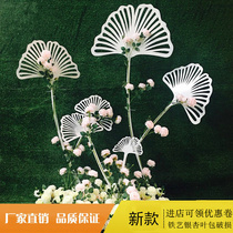 Wedding props European-style ginkgo leaf road introduces new wrought iron stage ornaments background sign-in pendulum road guide