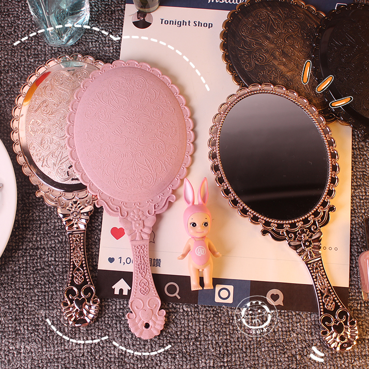 Creative retro pattern handle makeup mirror Makeup mirror Portable portable lace mirror Hand-held handheld mirror