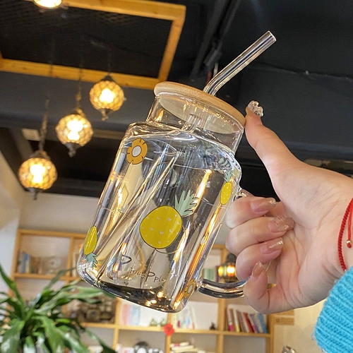 Стакан с высокой стоимостью фруктовых стаканов соломой с деревянной крышкой