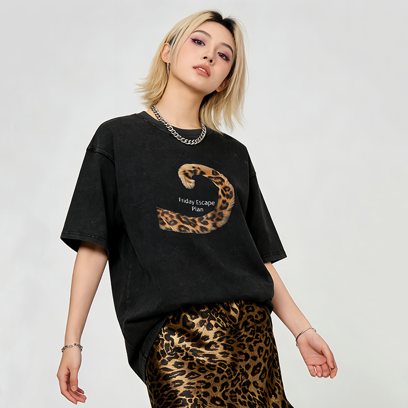 Short-Sleeved T-Shirt for Women, Washed, Loose-Fitting, American Style, Very Attractive, Printed with Leopard Print Elements, Retro Design, New Top