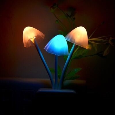 床头迷你插电光控小夜灯