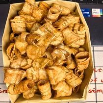 Super fragrant and super crispy I’m hungry banana roll casual Internet celebrity snacks dried fruit pepper and salt flavor original Tom Yum flavor