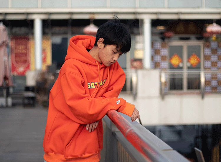 SATURDAY Phiên bản Weimei của áo len dài ván trượt có mũ trùm đầu nam và nữ cộng với áo hoodie cashmere Thanh Đảo 97 longboard - Thể thao lông cừu / jumper