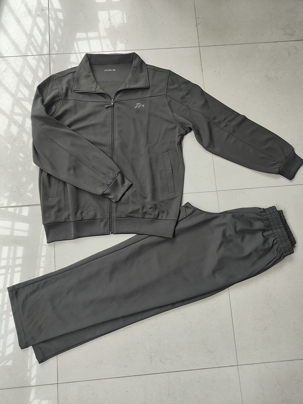 Original Genuine Olive Green Long-Sleeved Fitness Clothing Sports Suit for Spring and Autumn Physical Training Outdoor Four-Season Leisure Original Genuine Olive Green Long-Sleeved Fitness Clothing Sports Suit for Spring and Autumn Physical Training Outdoor Four-Season Leisure