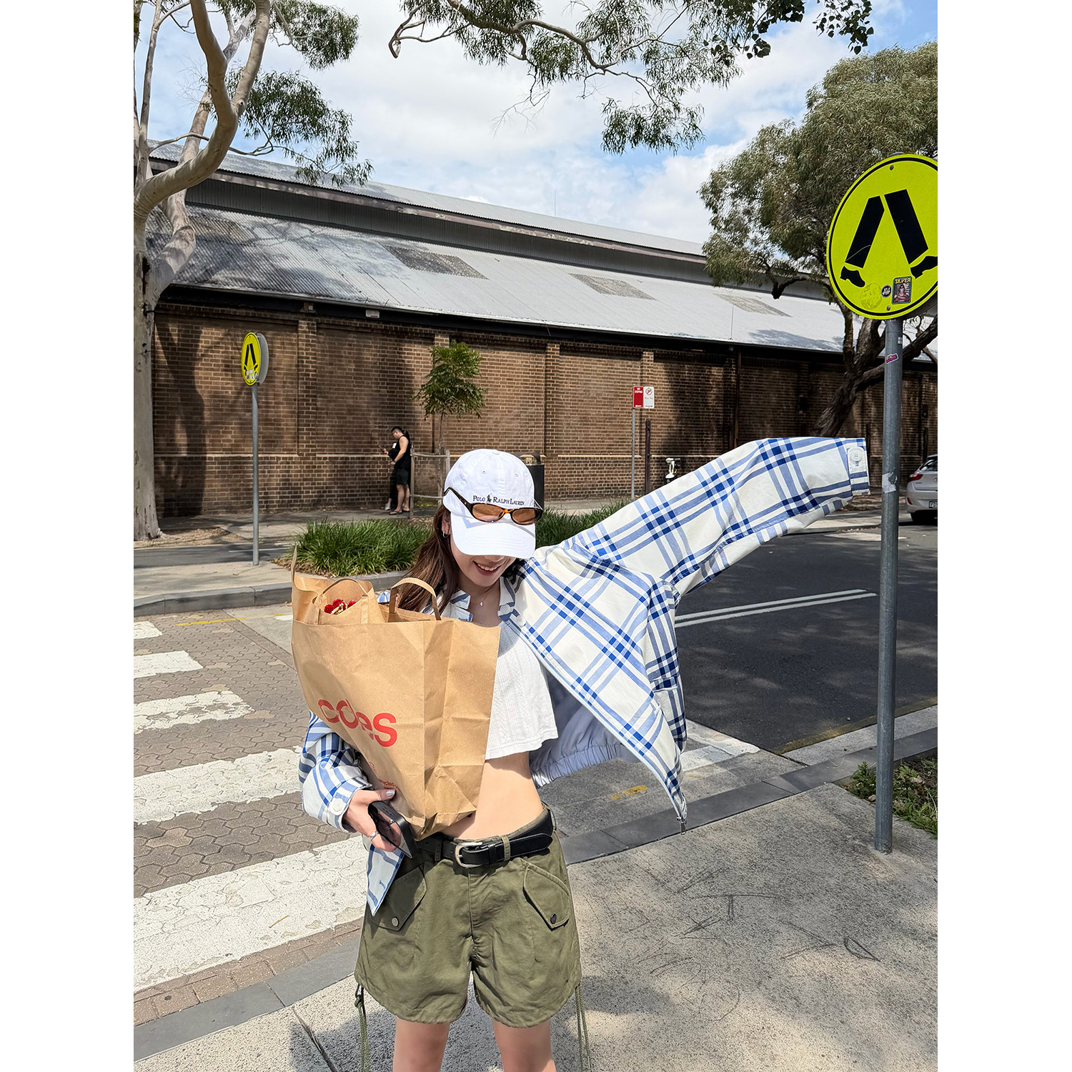 LelyMooch Двусторонняя хлопковая куртка в шотландскую сине-белую клетку с воротником-стойкой средней длины Baby синего цвета