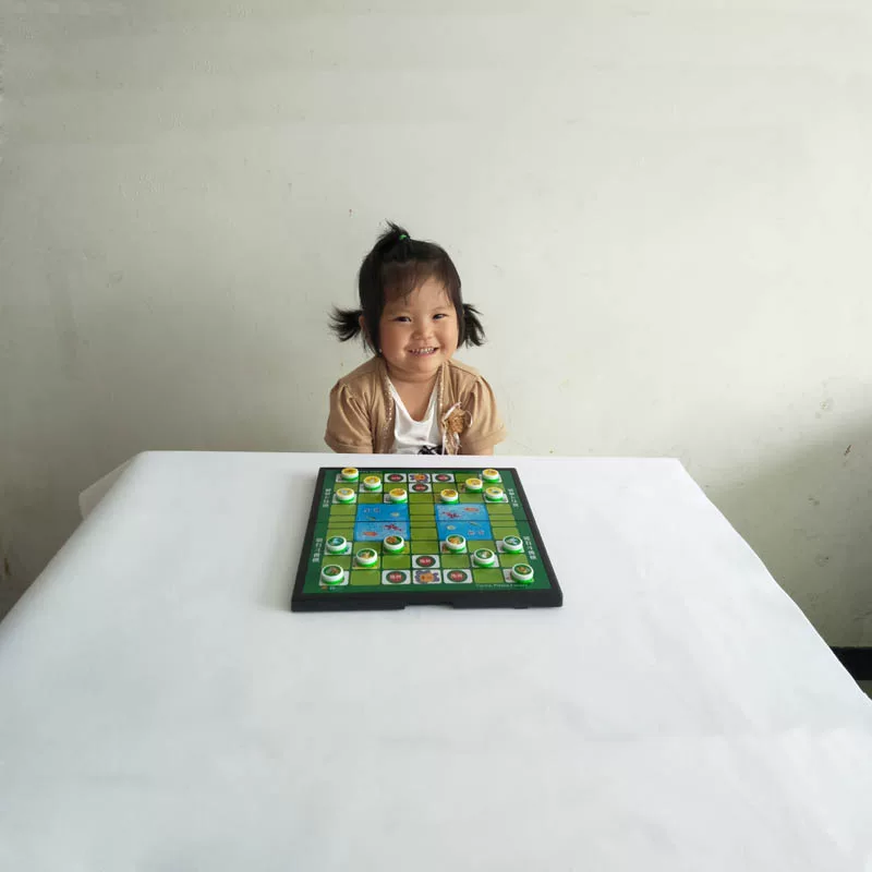 友明 Big magnetic folding handheld cartoon "Jungle" game for students