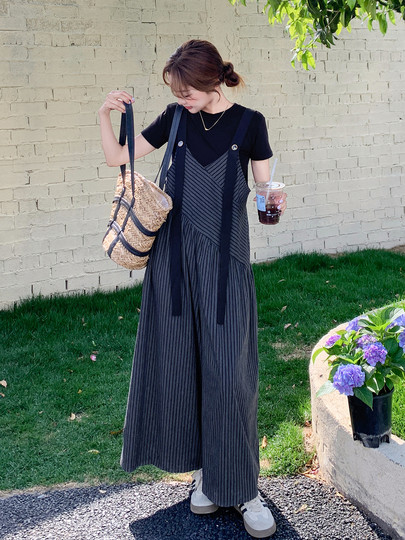 气质休闲套装女短袖显瘦2025夏季新款小众设计感条纹背带裤上衣