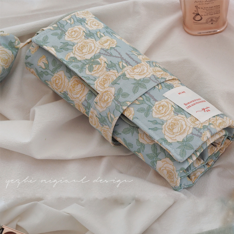 Yezhi Original Handmade Vintage Blue-Tone Yellow Rose Makeup Brush Roll-Up Pencil Case Storage Bag Lipstick Pouch Yezhi Original Handmade Vintage Blue-Tone Yellow Rose Makeup Brush Roll-Up Pencil Case Storage Bag Lipstick Pouch