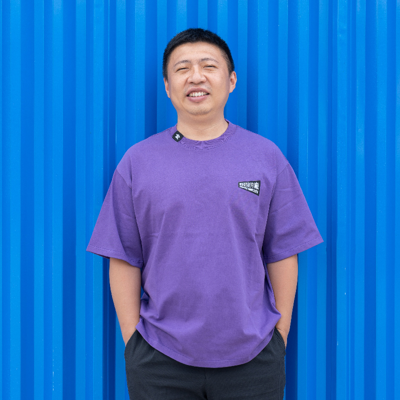 Shipin Road Original T-Shirt from Shipin Road Production Studio, Purple, Green, Gray, Blue Pure Cotton Oversize Casual Trendy Couple's Wear Shipin Road Original T-Shirt from Shipin Road Production Studio, Purple, Green, Gray, Blue Pure Cotton Oversize Casual Trendy Couple's Wear