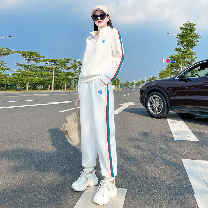 Sports suit female autumn 2021 new temperament goddess age - reduced fashion casual suit running suit is slim two pieces