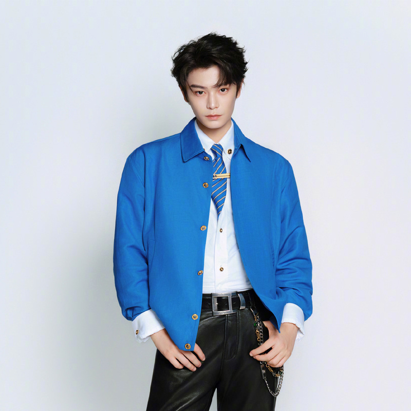 Ding Yuxi's Same Style Klein Blue Short Jacket for Men, 2026 Autumn New Model, Trendy Youth-Style Coat with a Turn-Down Collar Ding Yuxi's Same Style Klein Blue Short Jacket for Men, 2026 Autumn New Model, Trendy Youth-Style Coat with a Turn-Down Collar