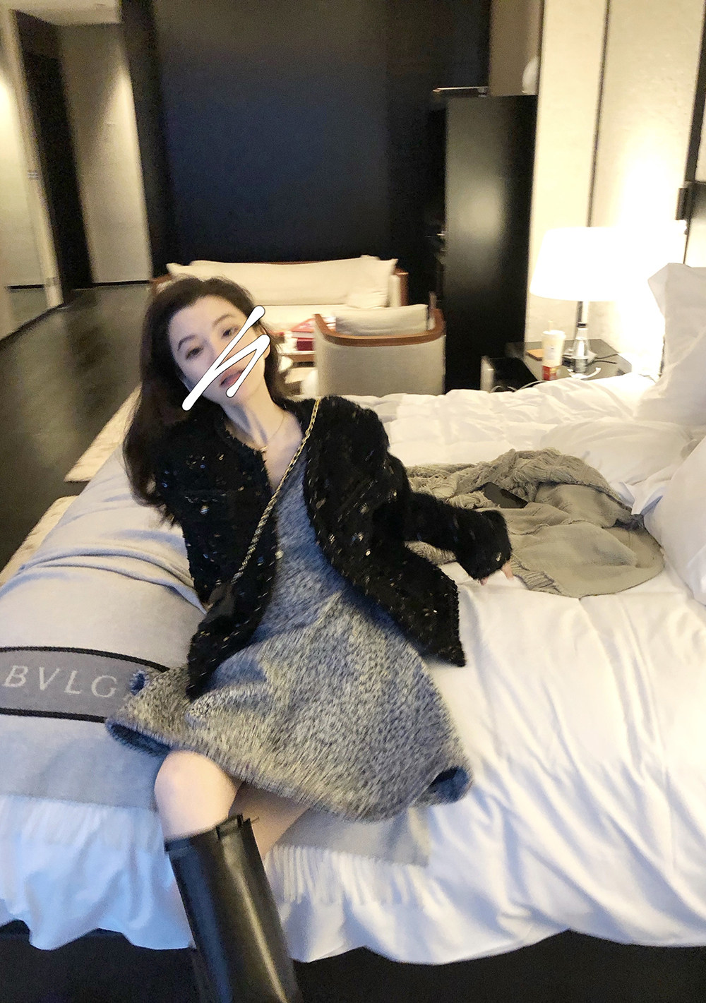 The handled small fragrant suit of autumn and winter name Yuanyuan temperament jacket V collar sleeveless fashion Two sets