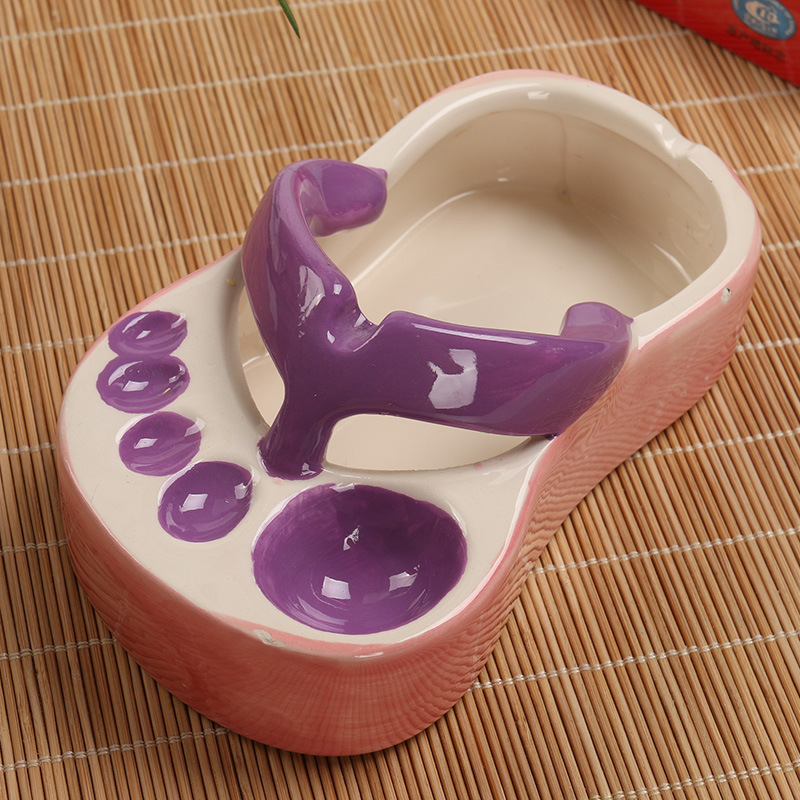 Flip-flop footprint trendy slippers, hand-painted ceramic ashtray, french fries plate, ketchup dipping sauce dish, cartoon creative.