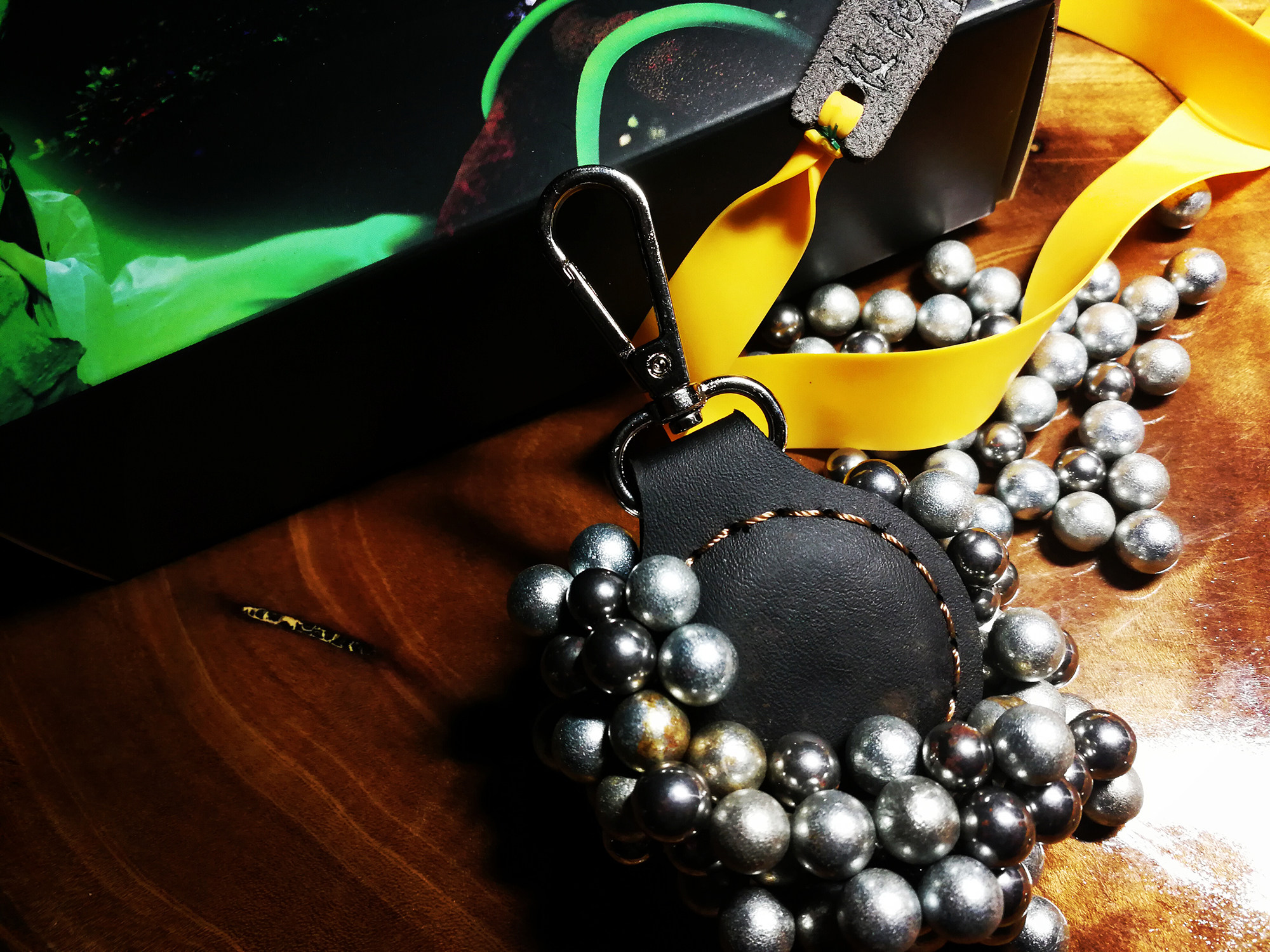 New Polar old demon strong magnetic steel ball pendant Suction large portable durable very convenient