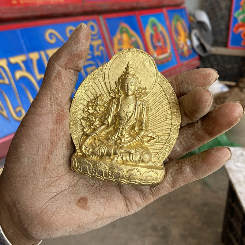 (On behalf of the Buddha statue)Medium Tibetan King Bodhisattva Buddha statue Tibetan traditional rubbing statue good karma mud