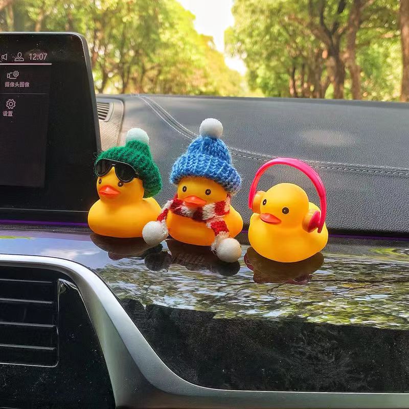 Internet-Famous Little Yellow Duck Winter Decoration for Car Dashboard, Little Duck Desktop Ornament with Scarf and Knitted Hat