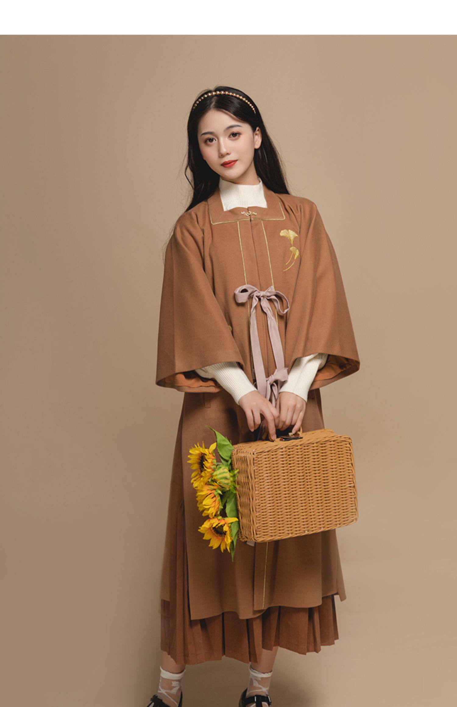Китайцы одежда наборы 花朝记【未施粉墨栗】汉服方领对襟半袖披袄工字褶半身裙汉元素秋