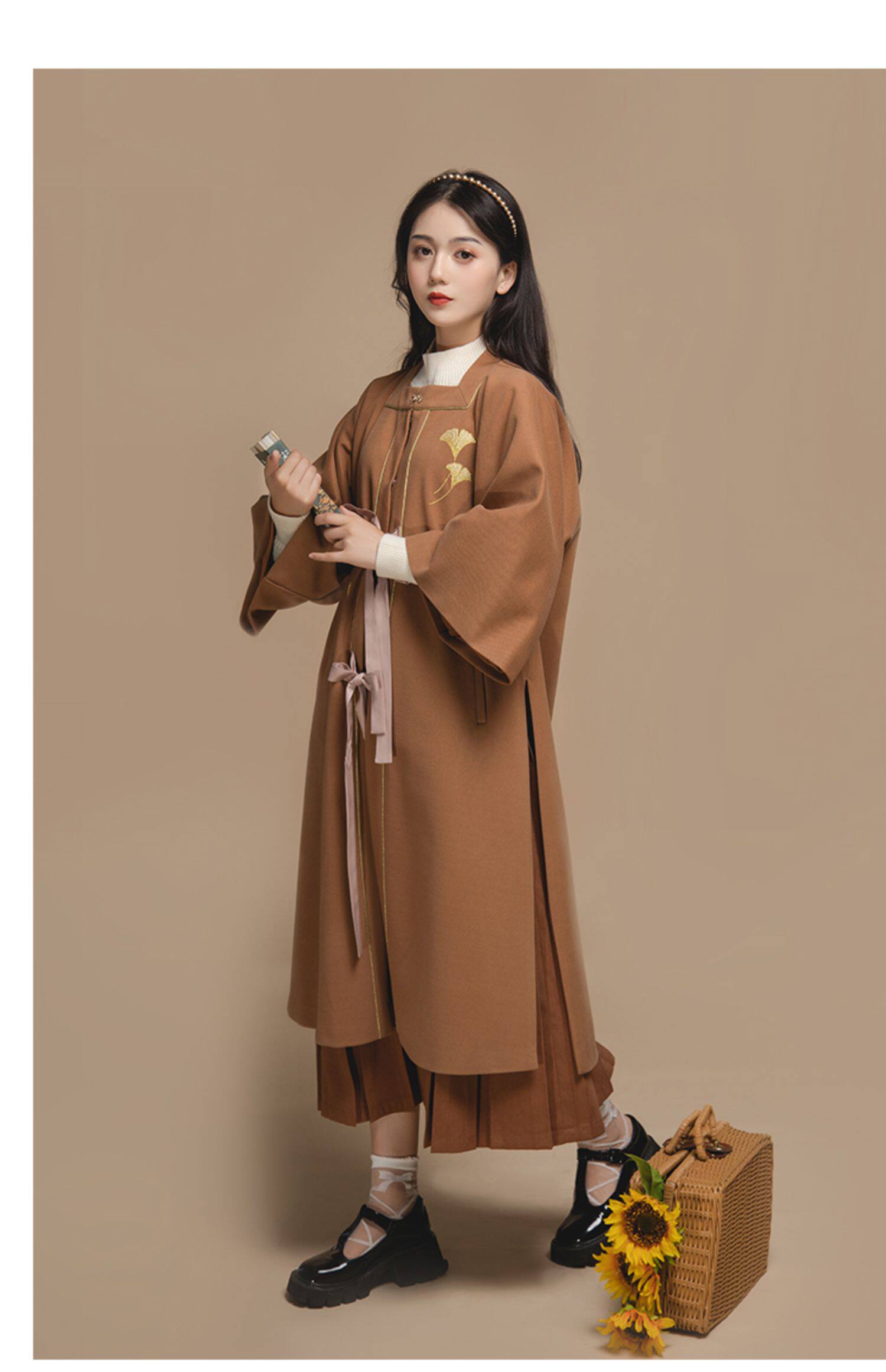Китайцы одежда наборы 花朝记【未施粉墨栗】汉服方领对襟半袖披袄工字褶半身裙汉元素秋