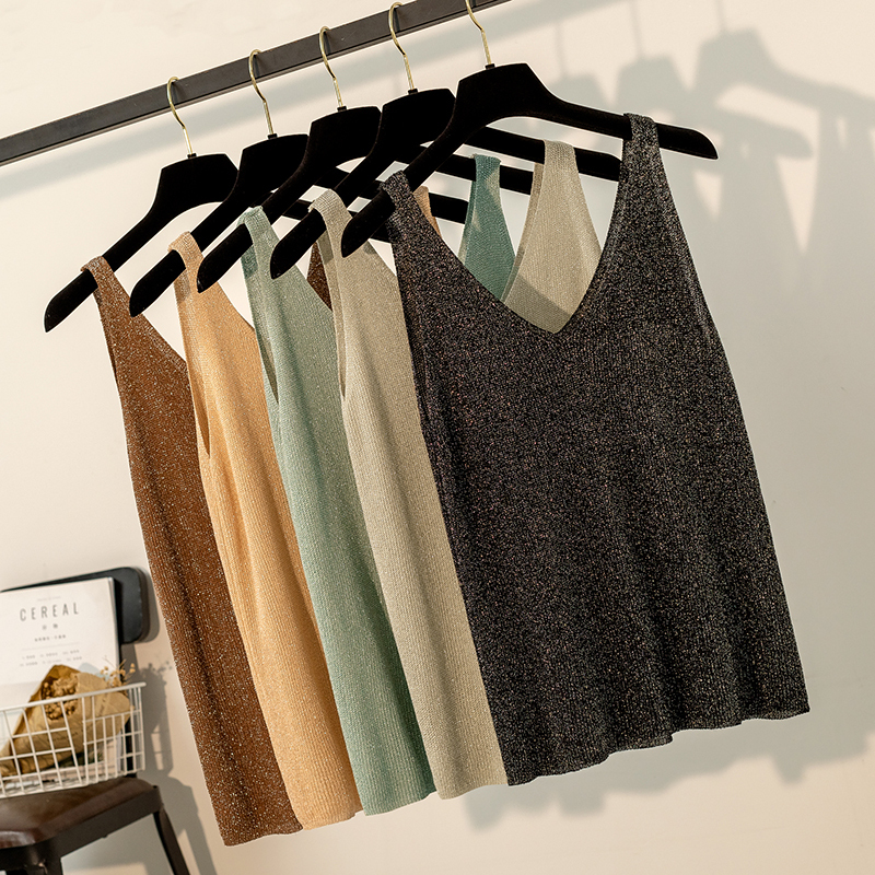 Wear a Short Black Shiny Silk Camisole under a Blazer, Made of Ice Silk Knit, Thin and Suitable for Women