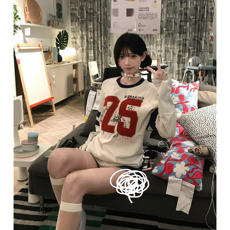 American-Style Letter Graffiti Embroidery Color-Blocking Long-Sleeve T-Shirt for Women, New Autumn Loose-Fitting Niche Design Top American-Style Letter Graffiti Embroidery Color-Blocking Long-Sleeve T-Shirt for Women, New Autumn Loose-Fitting Niche Design Top