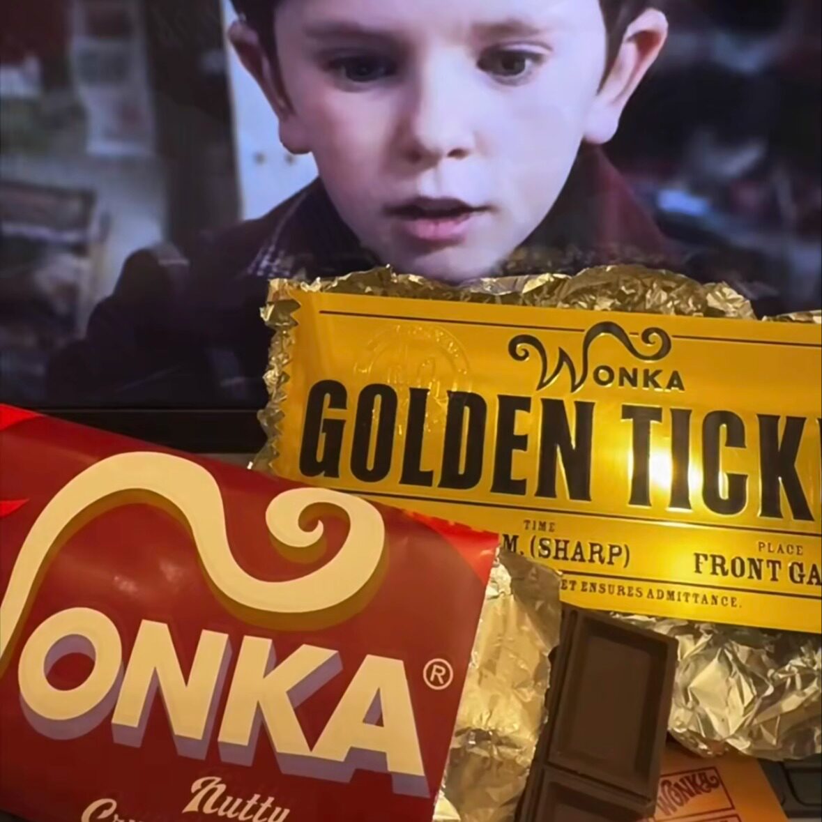 【SFエクスプレスによる送料無料】ウィリー・ウォンカのゴールドチケット - チャーリーとチョコレート工場映画 1/1スケール ゴールドチケット